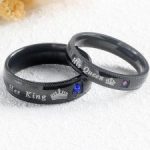 Logotipo del grupo What Wearing A Wedding Ring On Your Right Hand Really Means